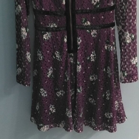 NWT Xhilaration Purple Fit and Flare Dress with Peter Pan Collar Size Small - Picture 5 of 5
